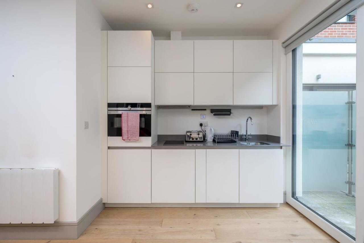 Modern London City Apartment - Victoria Line Экстерьер фото