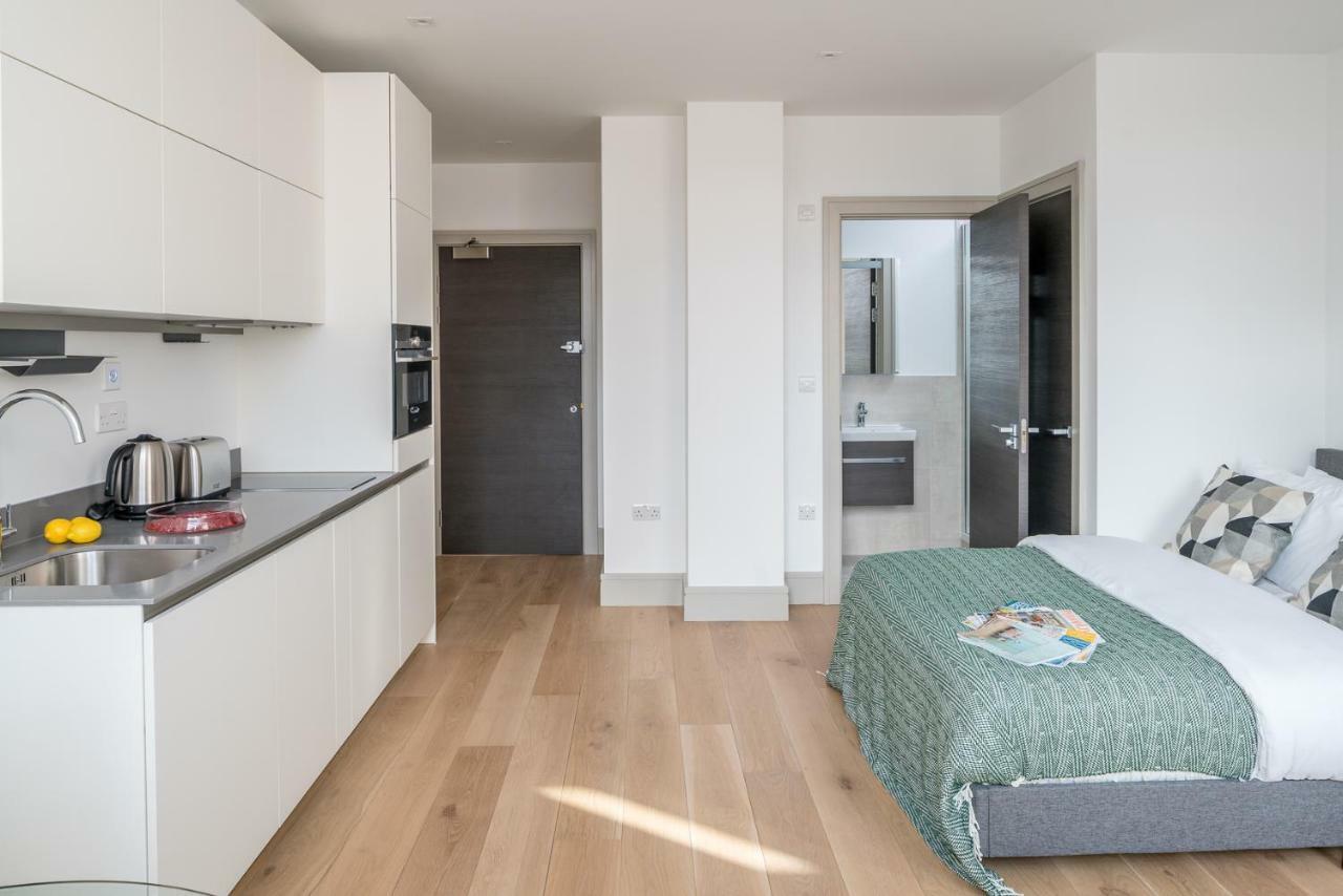 Modern London City Apartment - Victoria Line Экстерьер фото