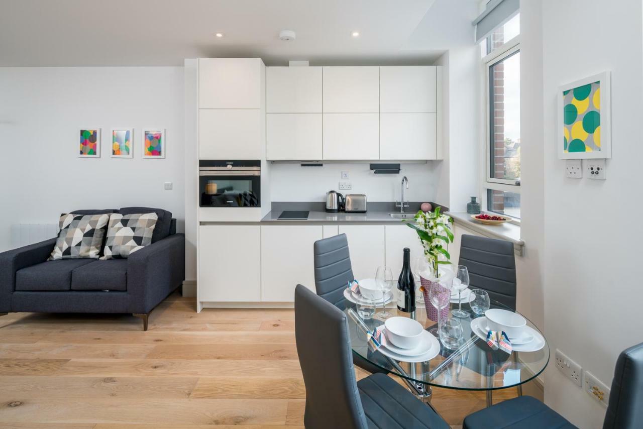 Modern London City Apartment - Victoria Line Экстерьер фото